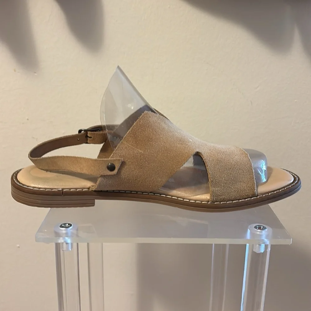 Ilaria Sartori Tan Sandals with Slingback Strap